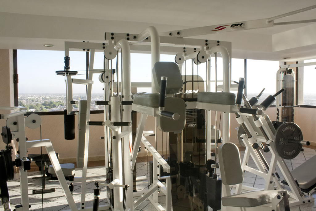 gimnasio equipado